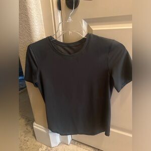 Lululemon short sleeve shirt